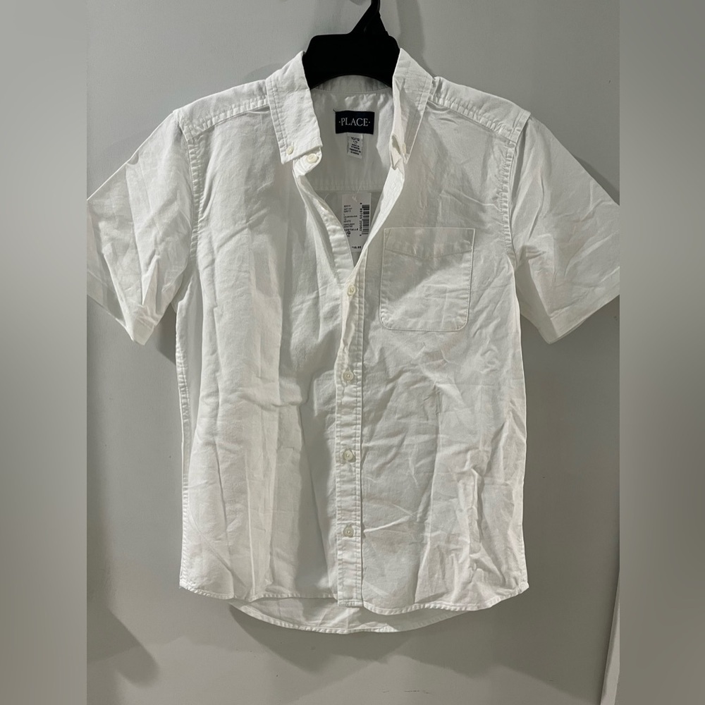 The Children's Place White Short Sleeve Button-Up Shirt, boy’s size large, new!